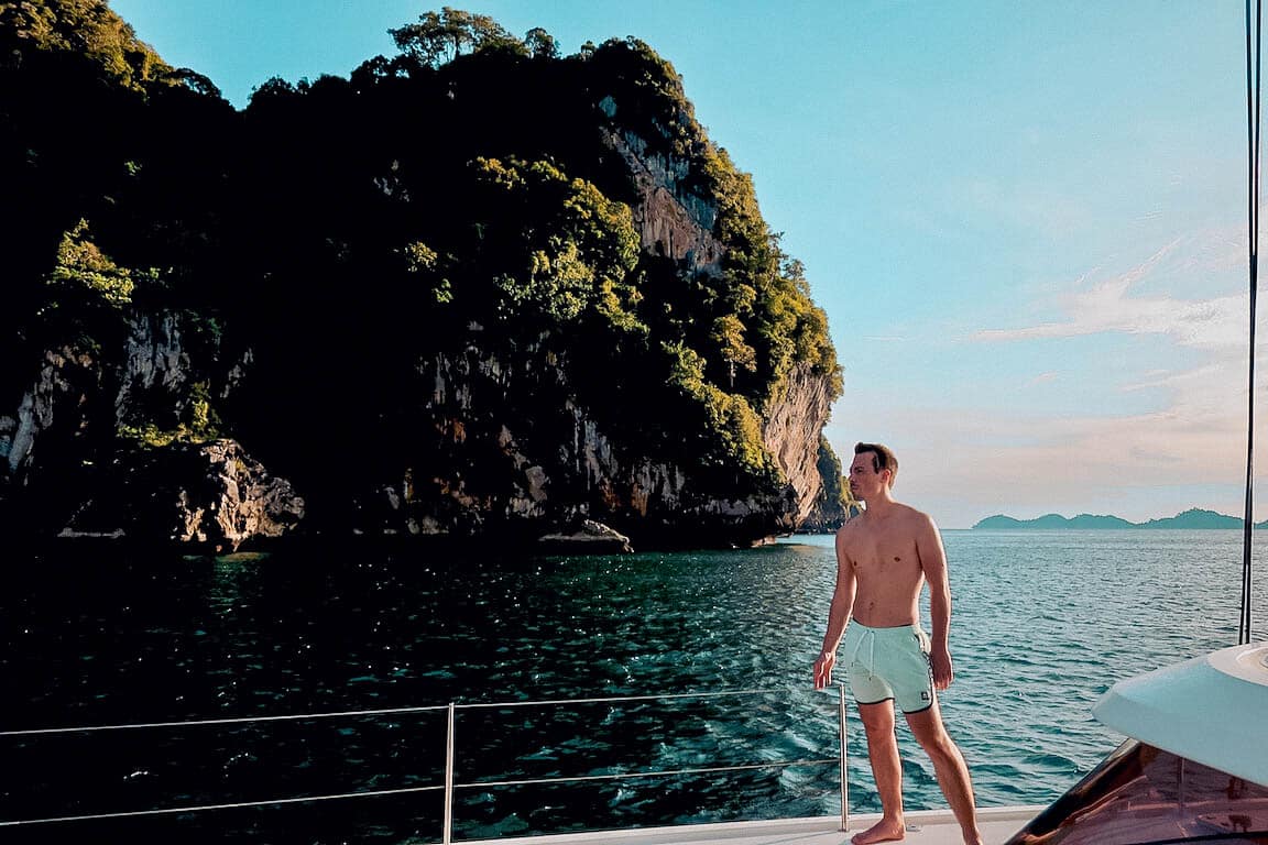 Exotische Landschaften entdecken beim Segeln in Thailand | sailwithus