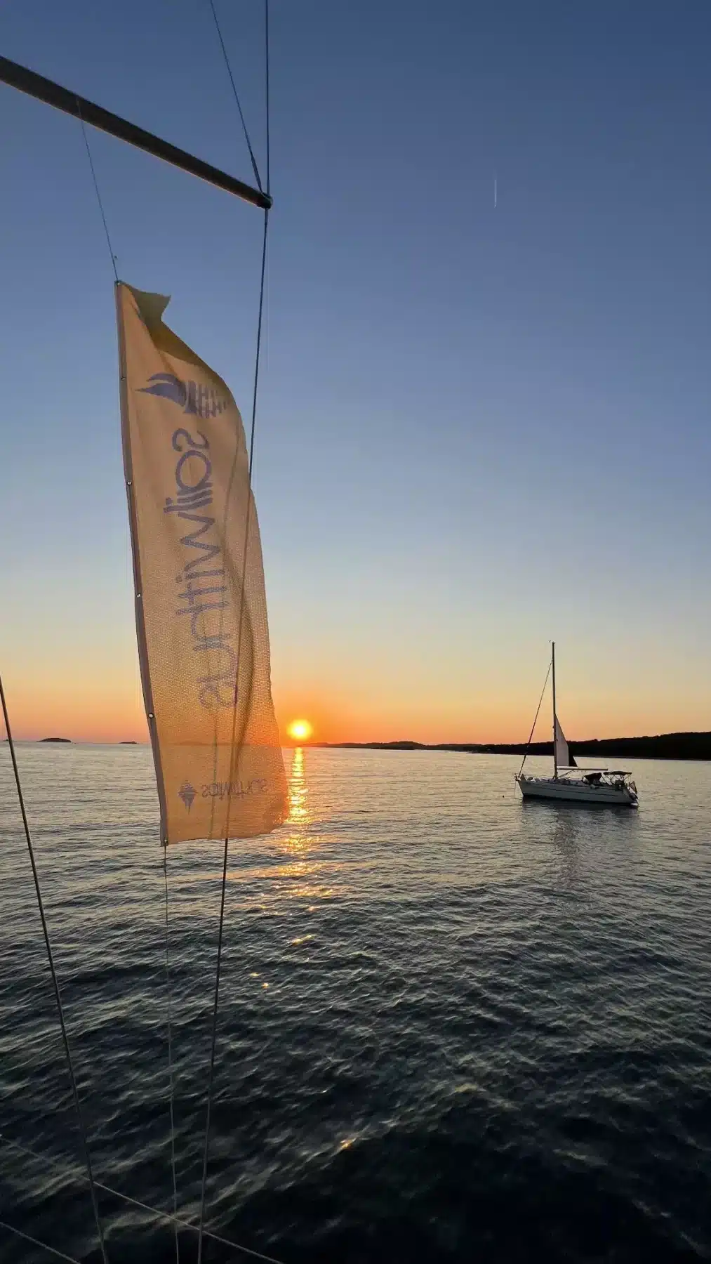 Segeln mit Sonnenuntergang
