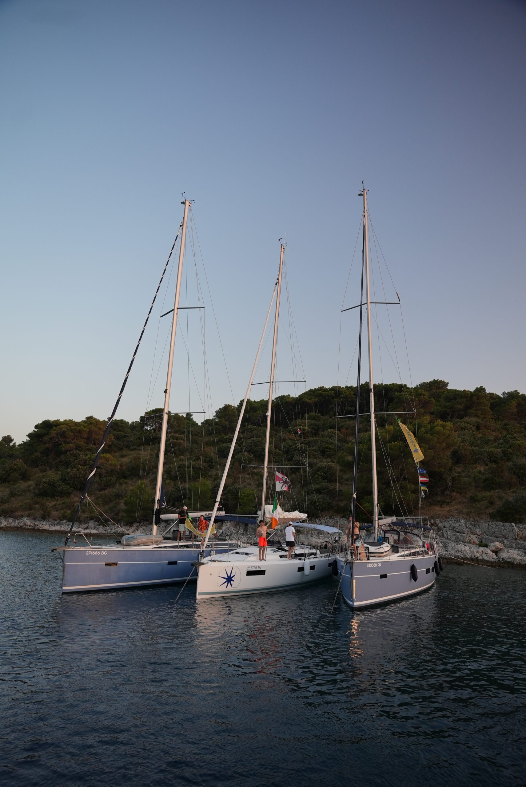 4 Kabinen mit Skipper – Pula - Bild 4