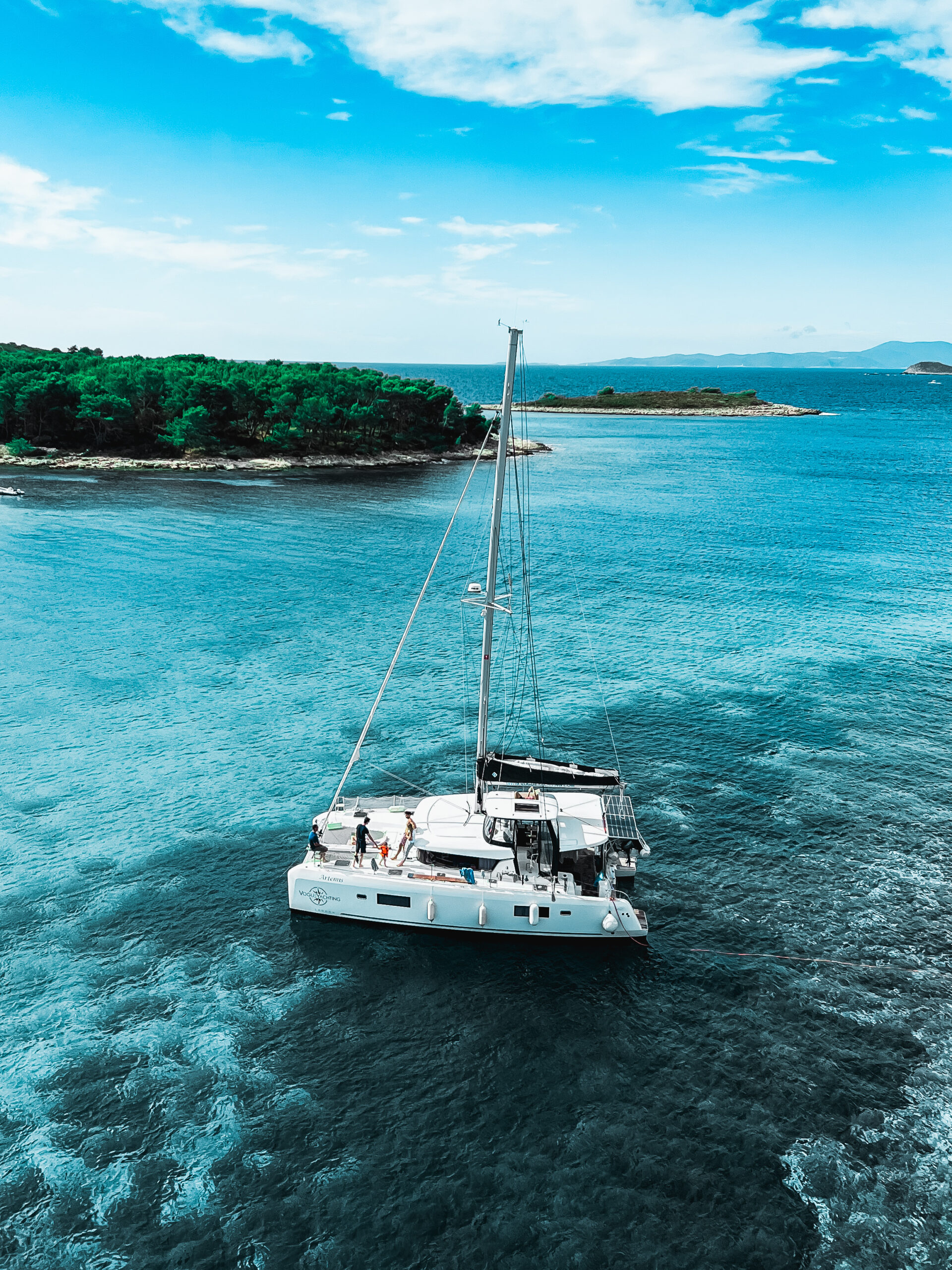 Youngline catamaran – Martinique - Image 1